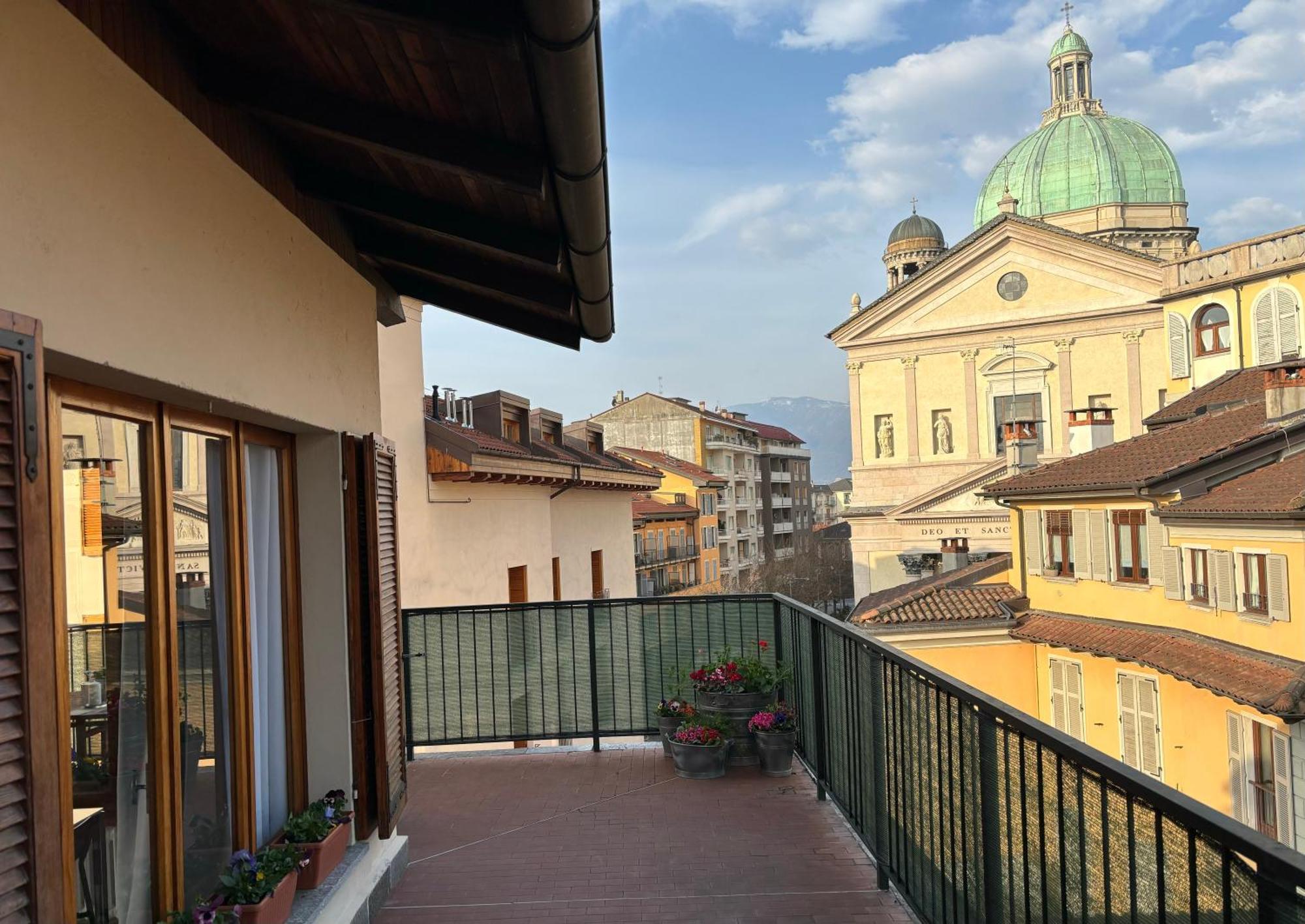 La Terrazza Apartment Verbania Exterior photo